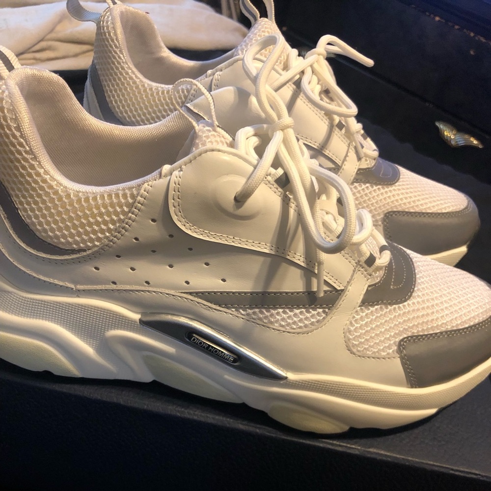Dior B22